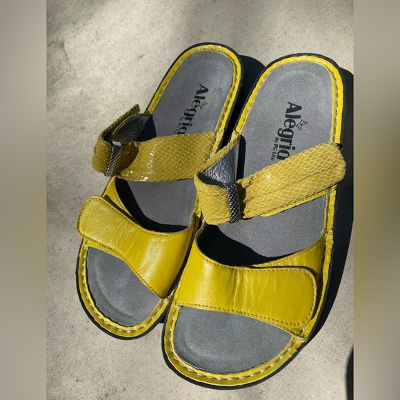 NWOB Yellow Alegria slide sandals - Picture 2 of 5